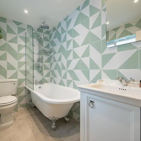 Dom wakacyjny Premium Designer 4 Bedroom In Clifton - 3 Bathrooms & Cinema Bristol