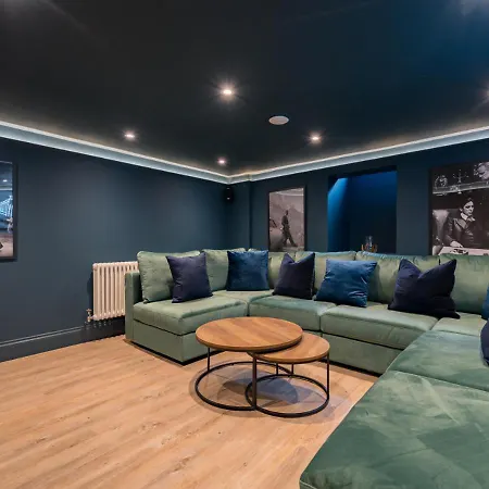 Premium Designer 4 Bedroom In Clifton - 3 Bathrooms & Cinema *