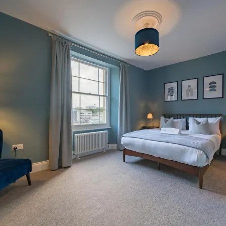 Premium Designer 4 Bedroom In Clifton - 3 Bathrooms & Cinema * Bristol