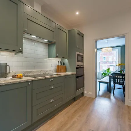 Premium Designer 4 Bedroom In Clifton - 3 Bathrooms & Cinema *