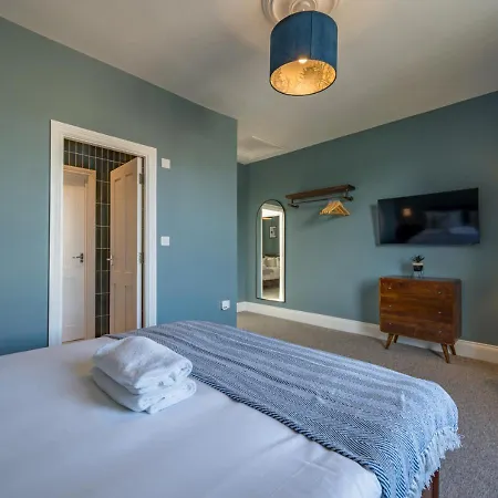 Premium Designer 4 Bedroom In Clifton - 3 Bathrooms & Cinema Bristol