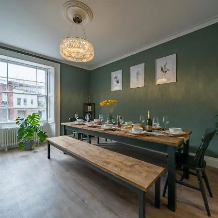 Premium Designer 4 Bedroom In Clifton - 3 Bathrooms & Cinema Bristol