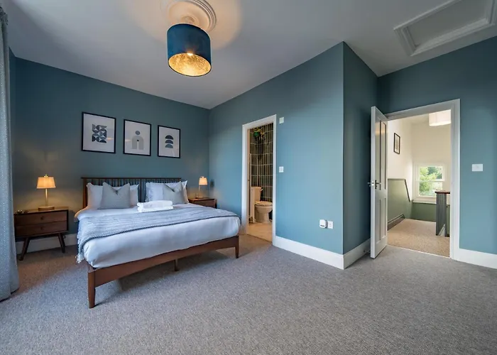 Premium Designer 4 Bedroom In Clifton - 3 Bathrooms & Cinema Bristol