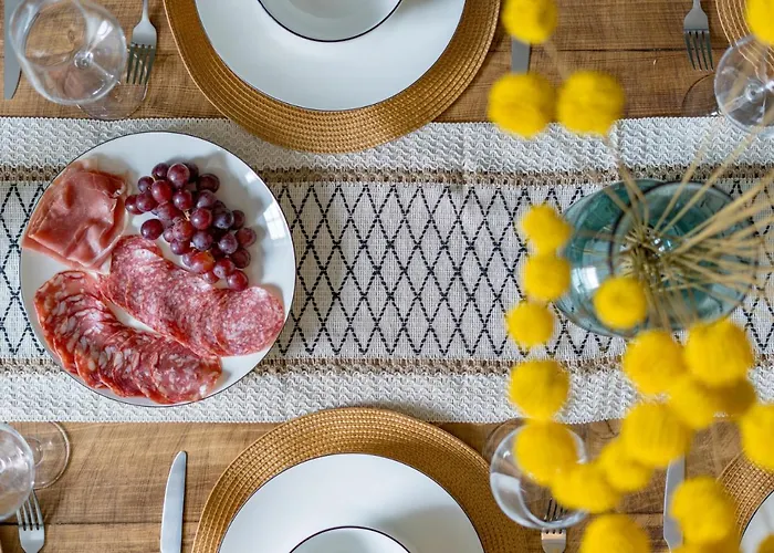 Premium Designer 4 Bedroom In Clifton - 3 Bathrooms & Cinema *