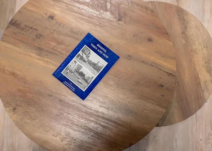 Premium Designer 4 Bedroom In Clifton - 3 Bathrooms & Cinema