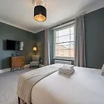 Premium Designer 4 Bedroom In Clifton - 3 Bathrooms & Cinema Ferienhaus *