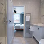 Ferienhaus Premium Designer 4 Bedroom In Clifton - 3 Bathrooms & Cinema Bristol