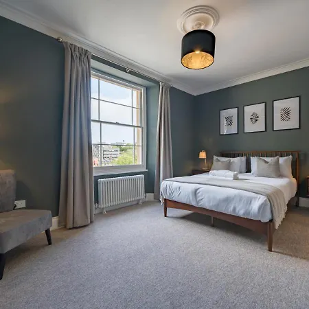 Premium Designer 4 Bedroom In Clifton - 3 Bathrooms & Cinema Дом отдыха Бристоль