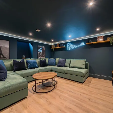 Ferienhaus Premium Designer 4 Bedroom In Clifton - 3 Bathrooms & Cinema Bristol
