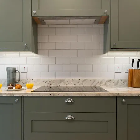 Premium Designer 4 Bedroom In Clifton - 3 Bathrooms & Cinema Дом отдыха *