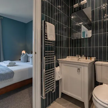 Premium Designer 4 Bedroom In Clifton - 3 Bathrooms & Cinema Дом отдыха