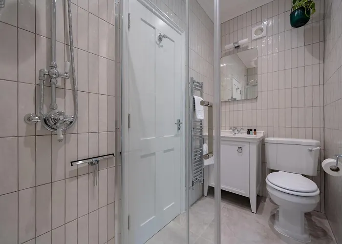 Premium Designer 4 Bedroom In Clifton - 3 Bathrooms & Cinema Bristol