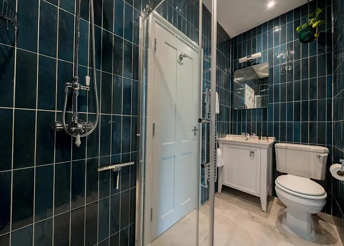 Premium Designer 4 Bedroom In Clifton - 3 Bathrooms & Cinema Feriehus