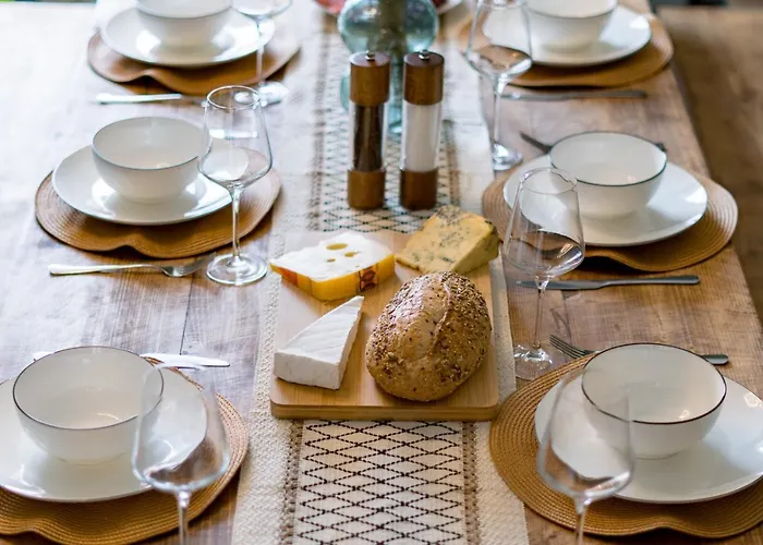 Premium Designer 4 Bedroom In Clifton - 3 Bathrooms & Cinema *