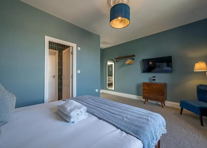 Premium Designer 4 Bedroom In Clifton - 3 Bathrooms & Cinema Bristol